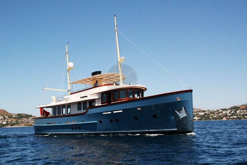 Larimar Motor Yacht, Starboard Side.