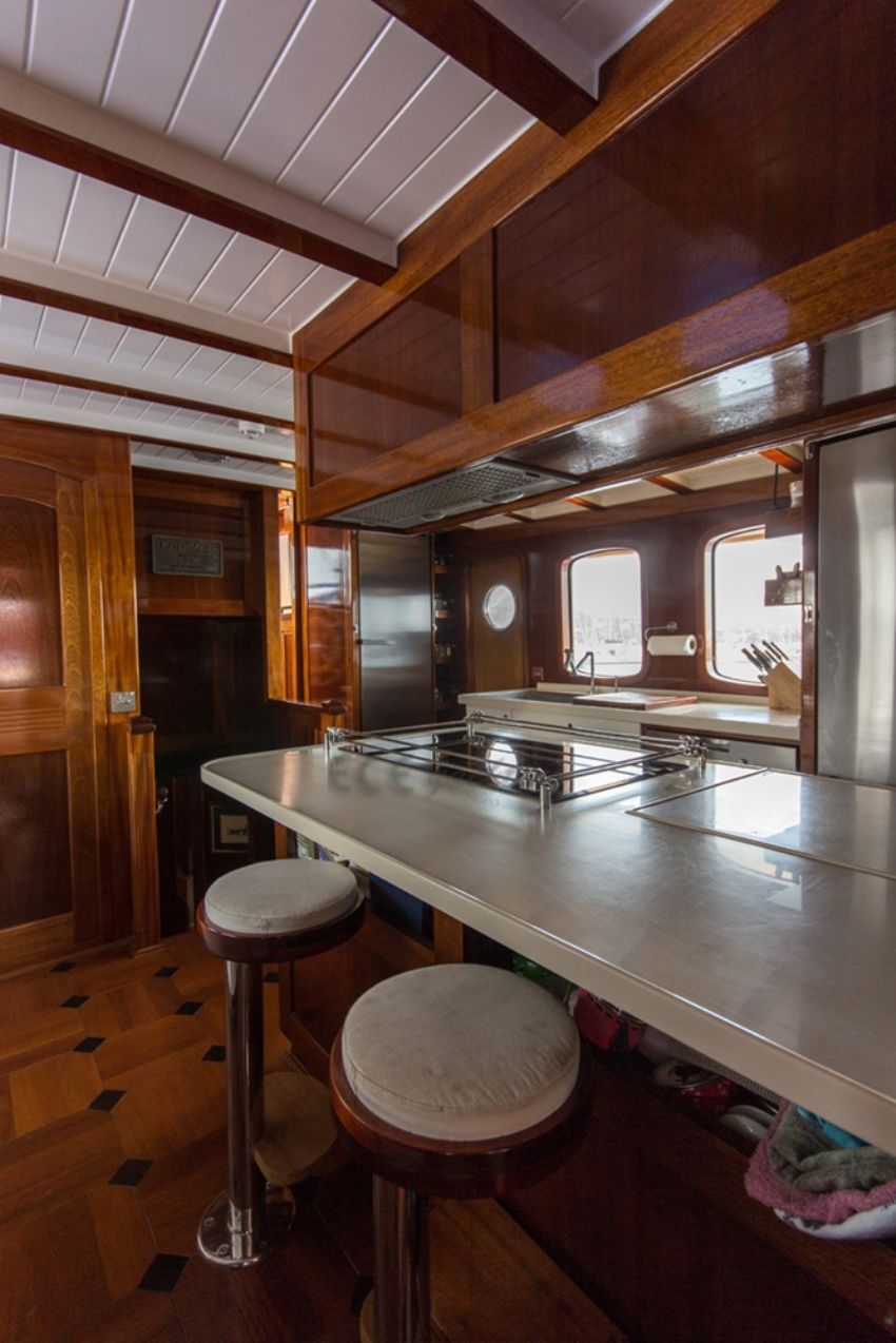 Larimar Motor Yacht, Fully Functional Kitchen.