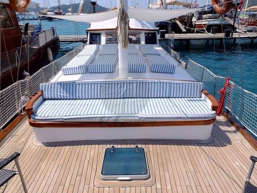 Manolya Gulet Yacht, Front Deck Sunbathing.