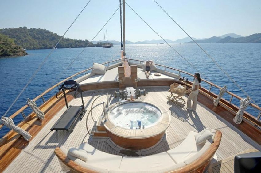 Mare Nostrum Ön Güverte ve Jakuzi