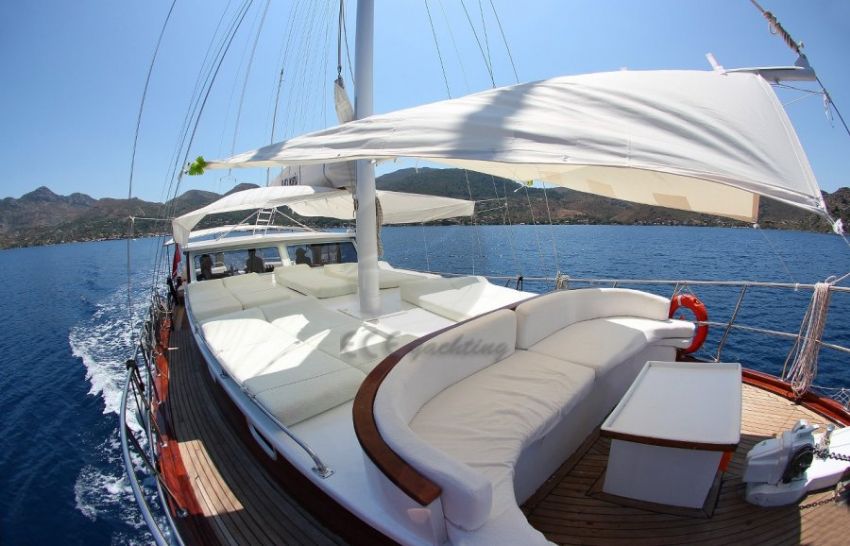 Güneşlenme Alanı ve Oturma Grubu