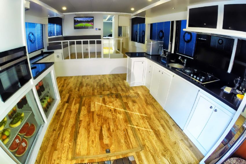 Maske 3 Trawler, Fully Fledged Kitchen.
