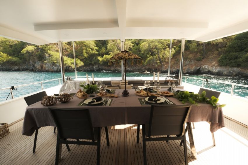 Ece Mask Yemek Masası