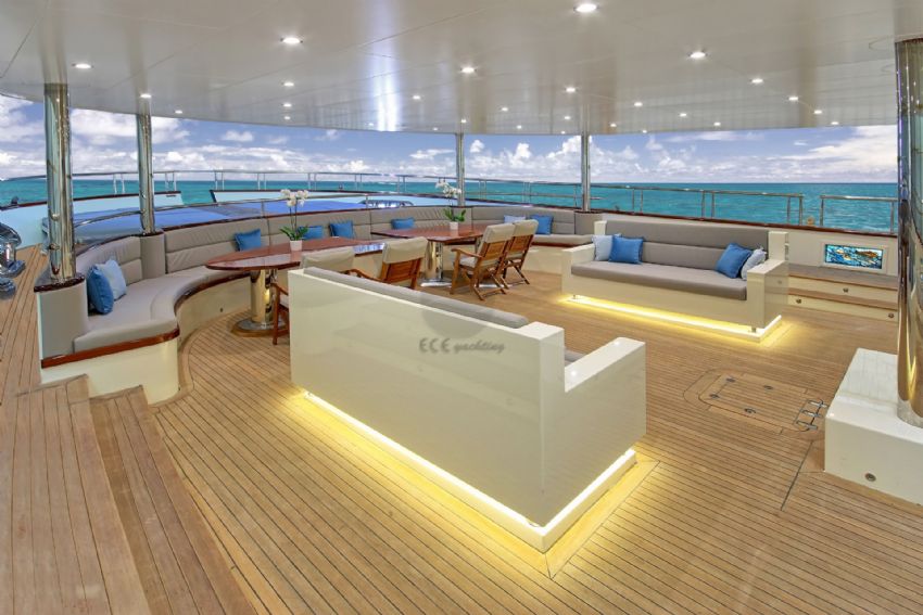 Meira Gulet Yacht, Aft Deck Dining And Relaxing.