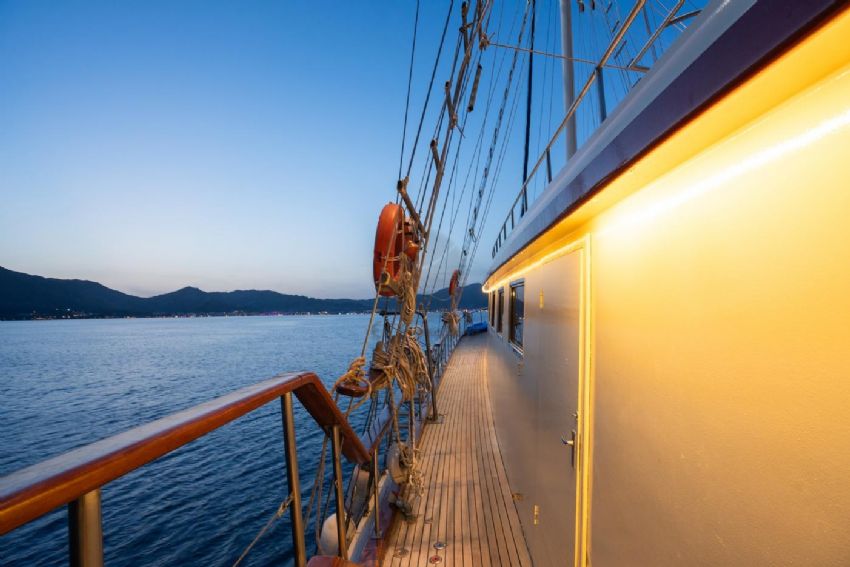 Memo Teknesi flybridgeön güverte