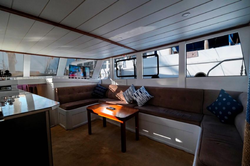 ECE GÜNEY Teknesi İç Oturma Grubu