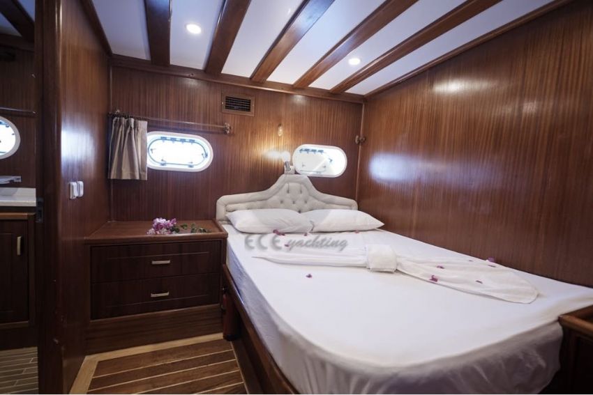 Mesut Ol Yacht, Spacious Double Cabin.