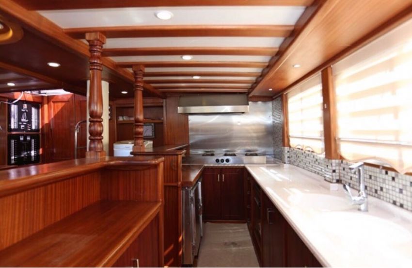Mesut Ol Yacht, Fully Fledged Kitchen.
