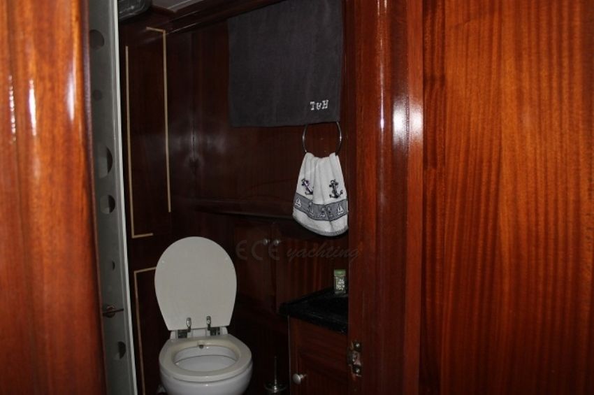 Mine Sevim Gulet Yacht, Bathroom