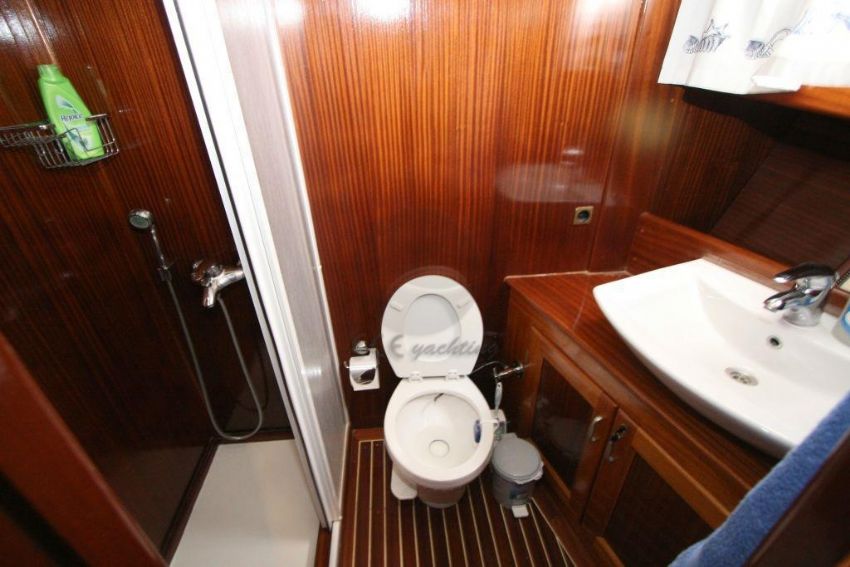 ECE MARE BANYO TUVALET