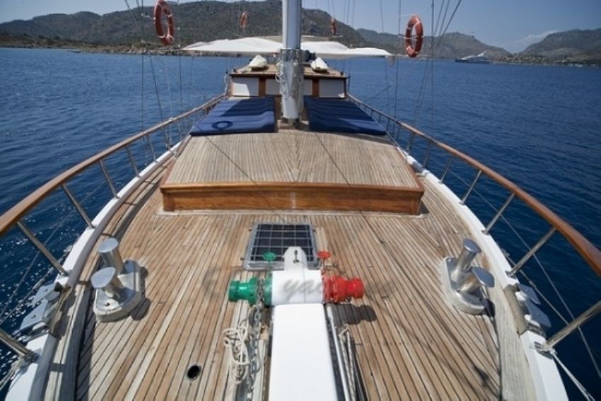 Mojo Yatı Ön Güverte