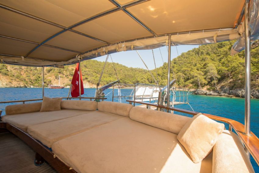 Ece Mimoza Arka Yemek -Dinlenme Alanı