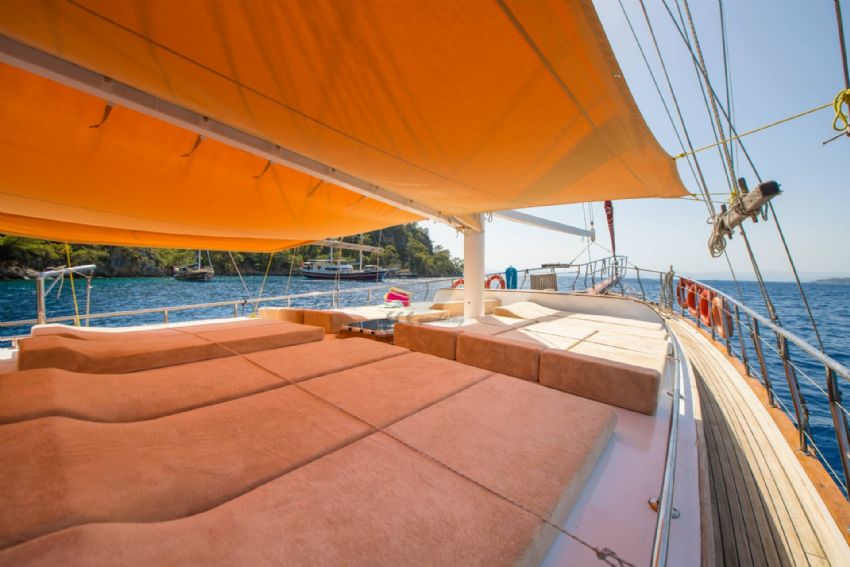 Ece Mimoza Güverte - Güneşlenme Alanı