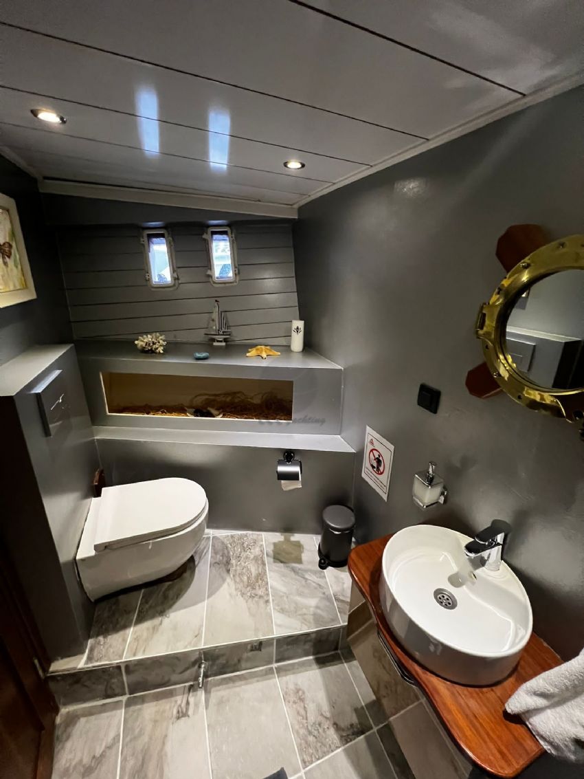 Mrs Elcih Gulet, Unique Décor.