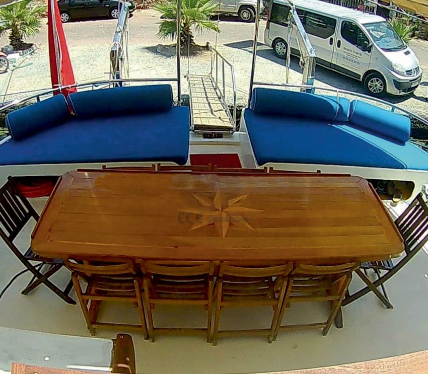 M.S Gulet Yacht, Arka Güverte Oturma Alanı
