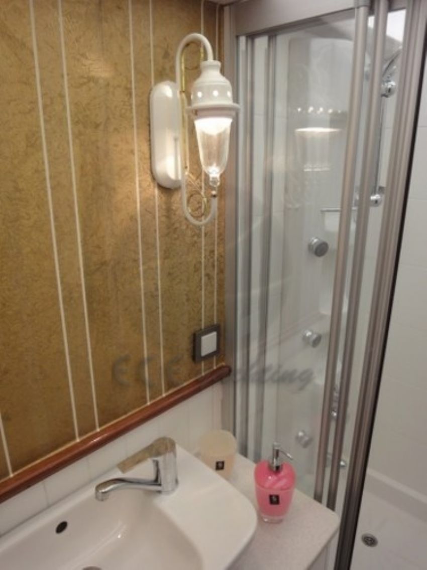 Murat 2 Teknesi Duşakabin