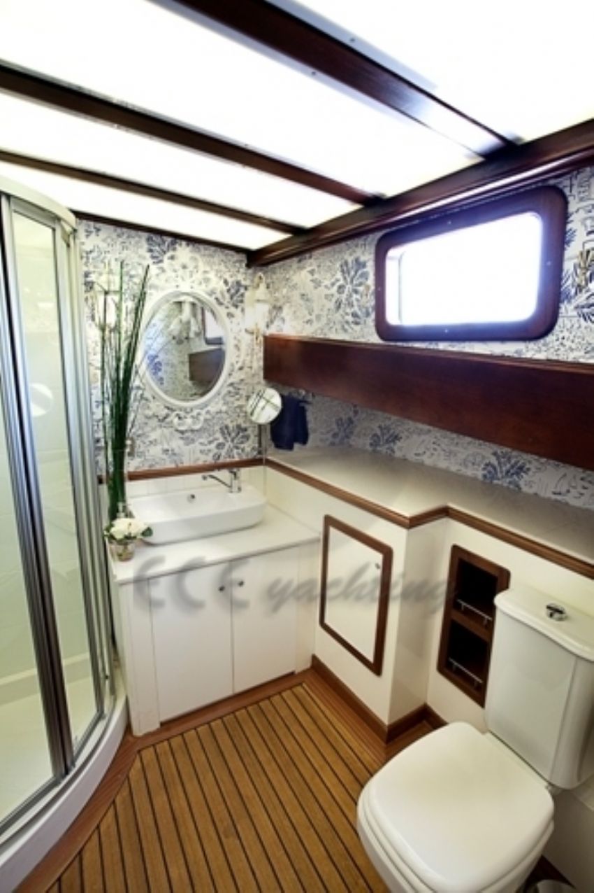 Murat 2 Teknesi Banyo