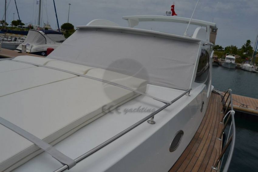 aslı nil motoryat güneşlenme alanı