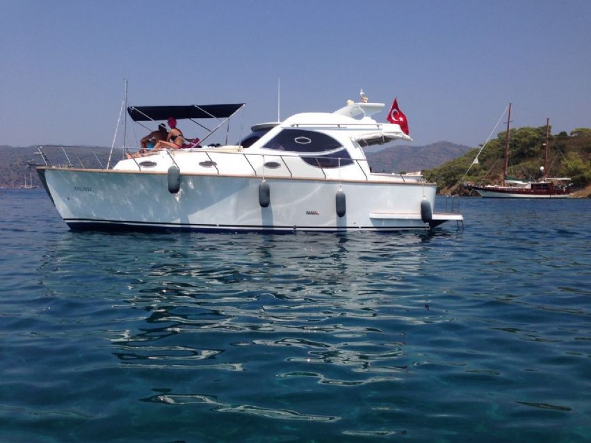 aslı nil M/Y seyirde