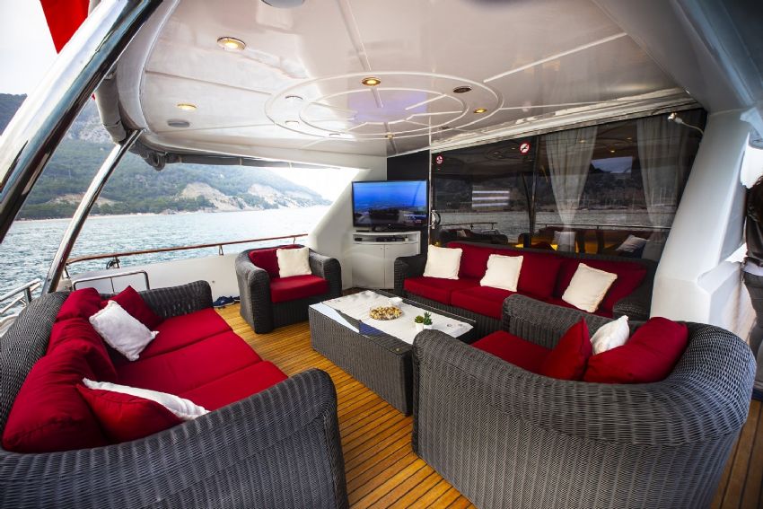 M/Y Erdoğan, Arka Oturma Alanı