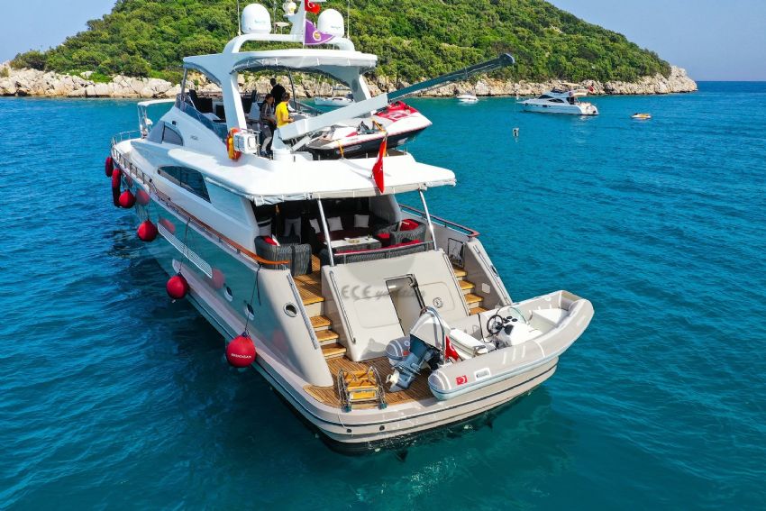 M/Y Erdoğan, Dış Görünüm