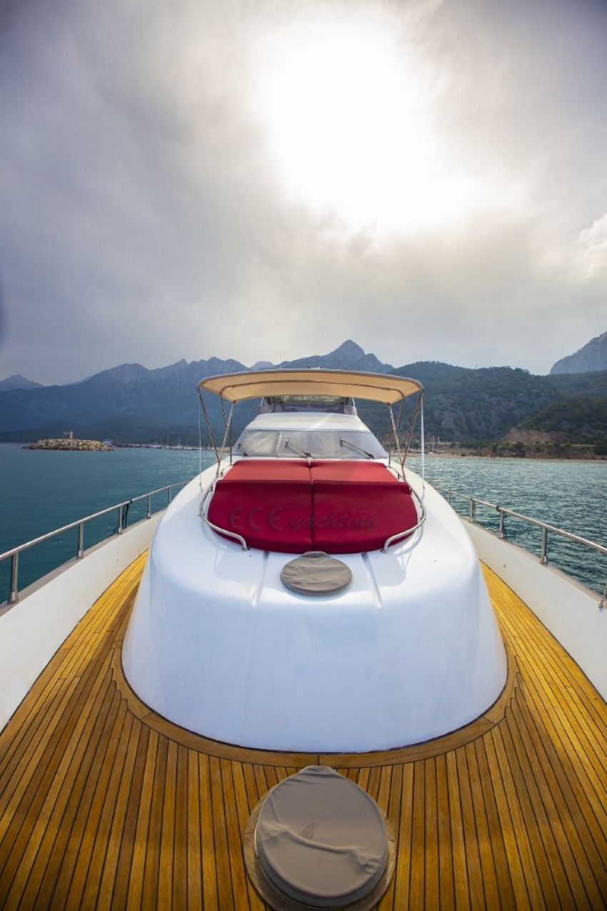 M/Y Erdoğan, Ön Güverte