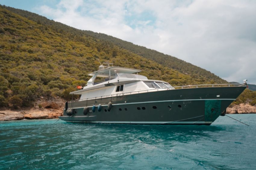 ECE ŞEFAATLİ Dış Görünüm