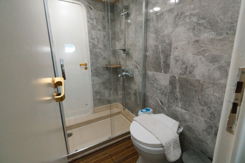 ECE ŞEFAATLİ Banyo - WC