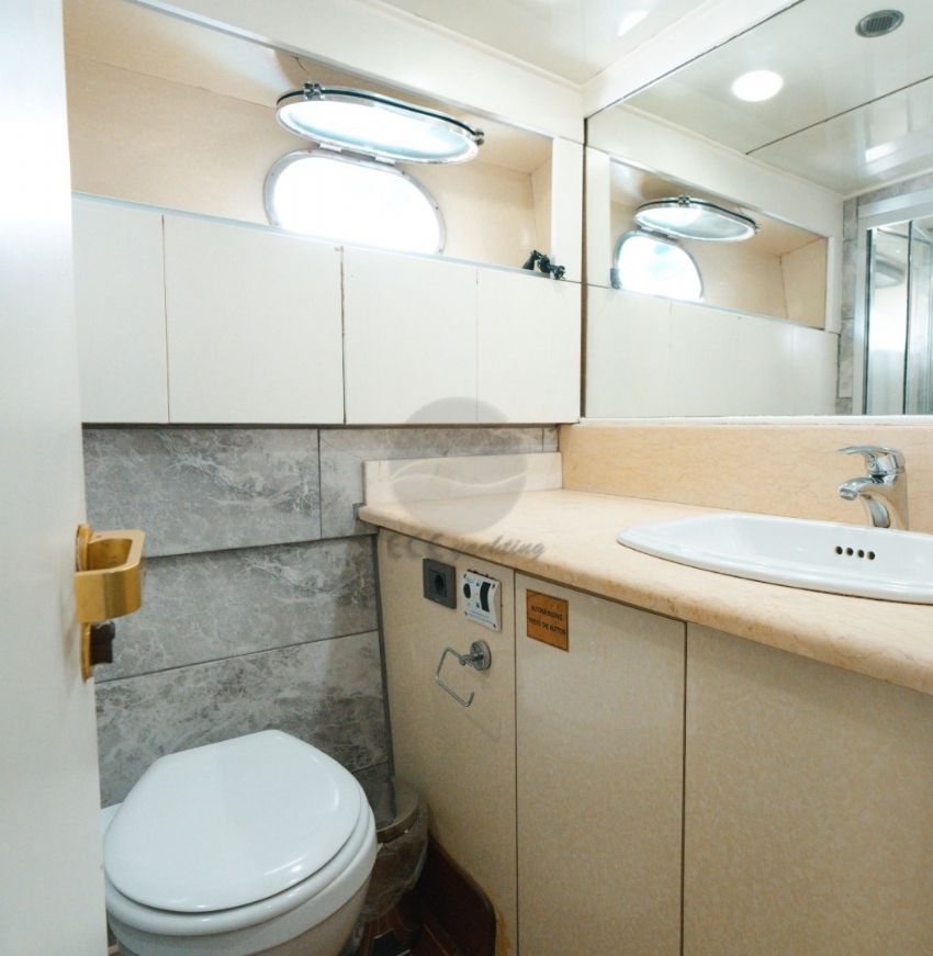 ECE ŞEFAATLİ Triple Kabin