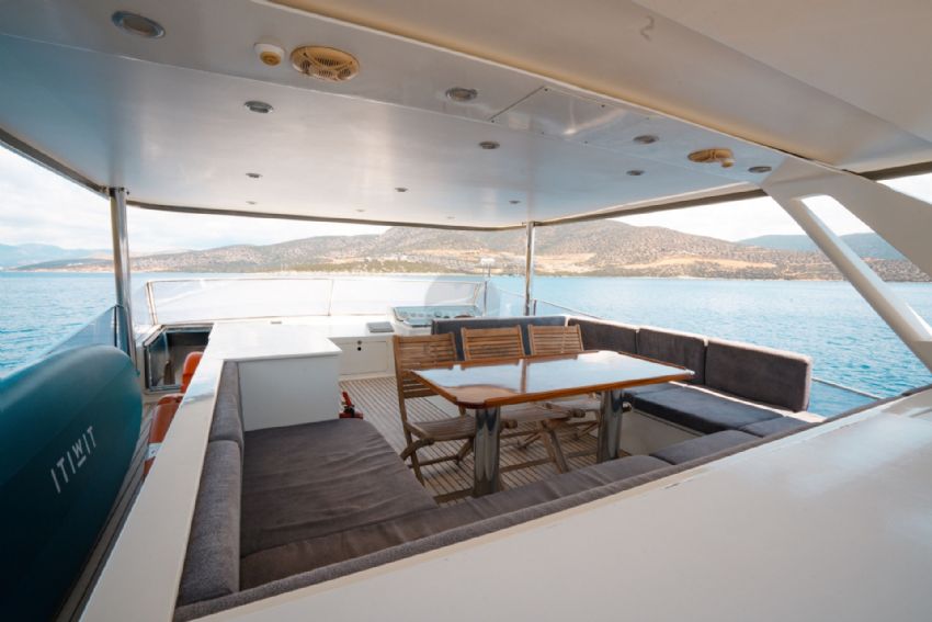 ECE ŞEFAATLİ Dış Görünüm