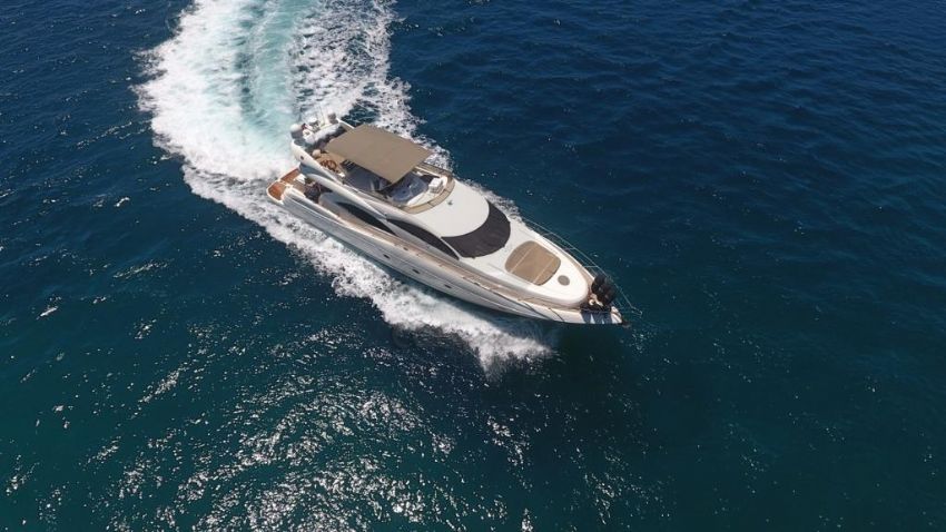 Motor Yat Dış Görünüm