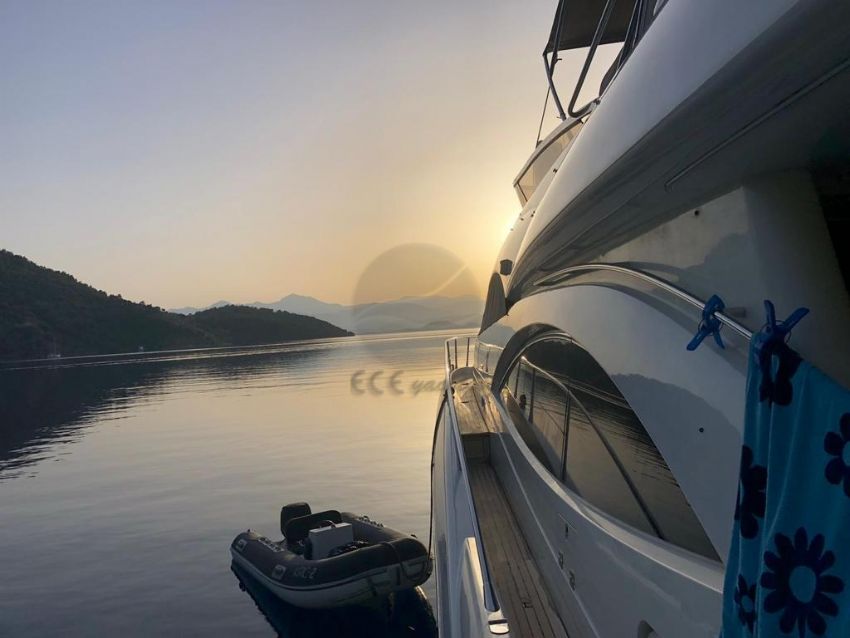 Motor Yat Dış Görünüm