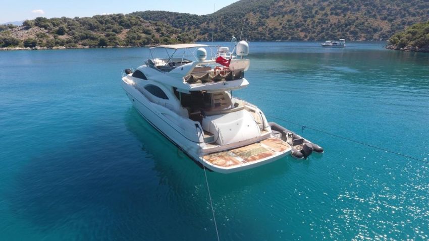 Motor Yat Dış Görünüm