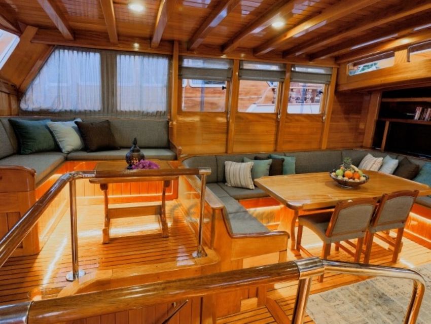 Myra teknesi salon masa