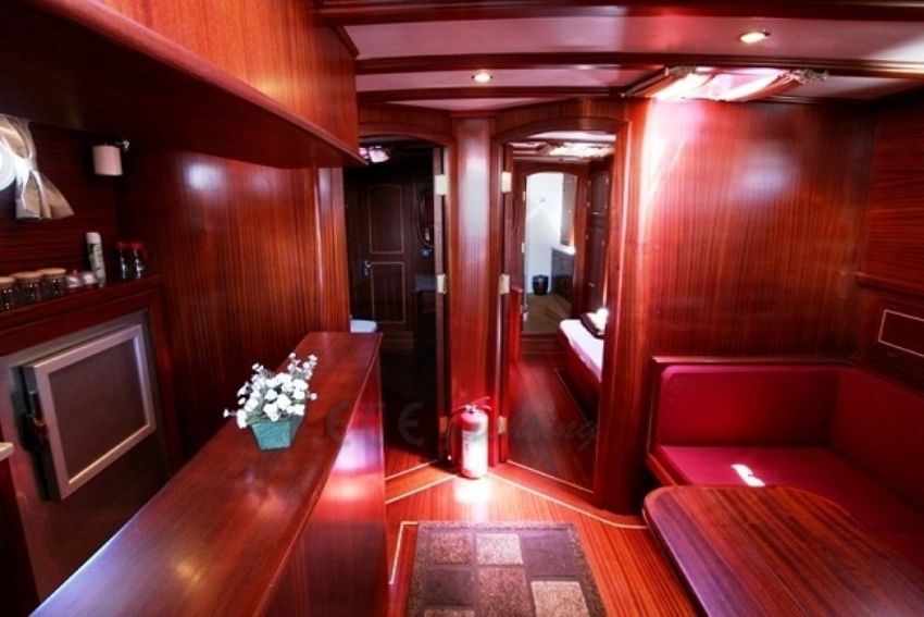 Nazcan teknesi salon.Nazcan Gulet Yacht Lounge.