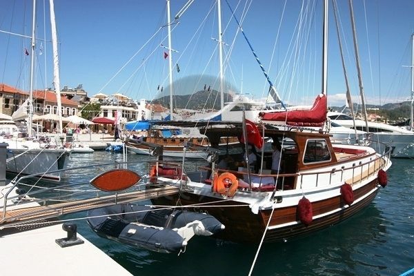 Nazcan teknesi dış. Nazcan Gulet Yacht Rear View.