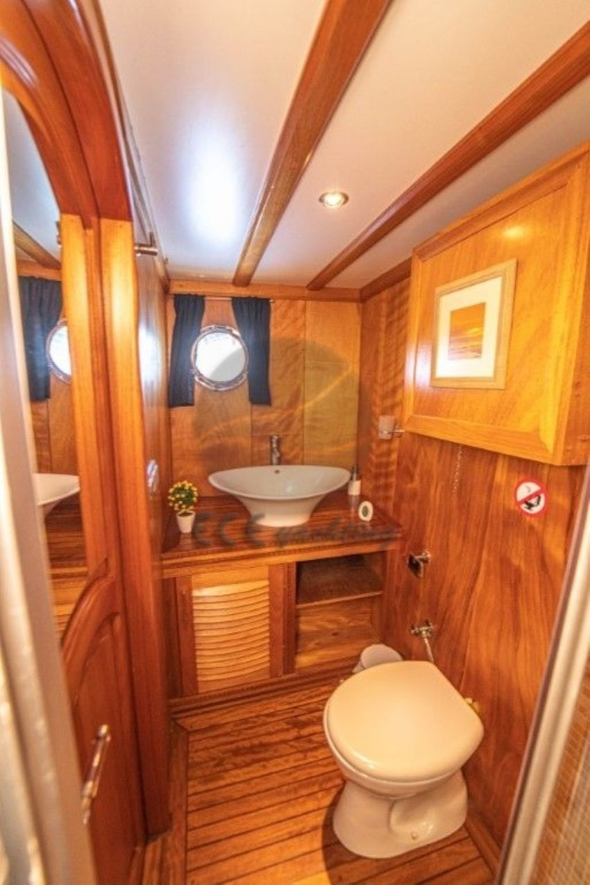 Ece Nefise Banyo - WC