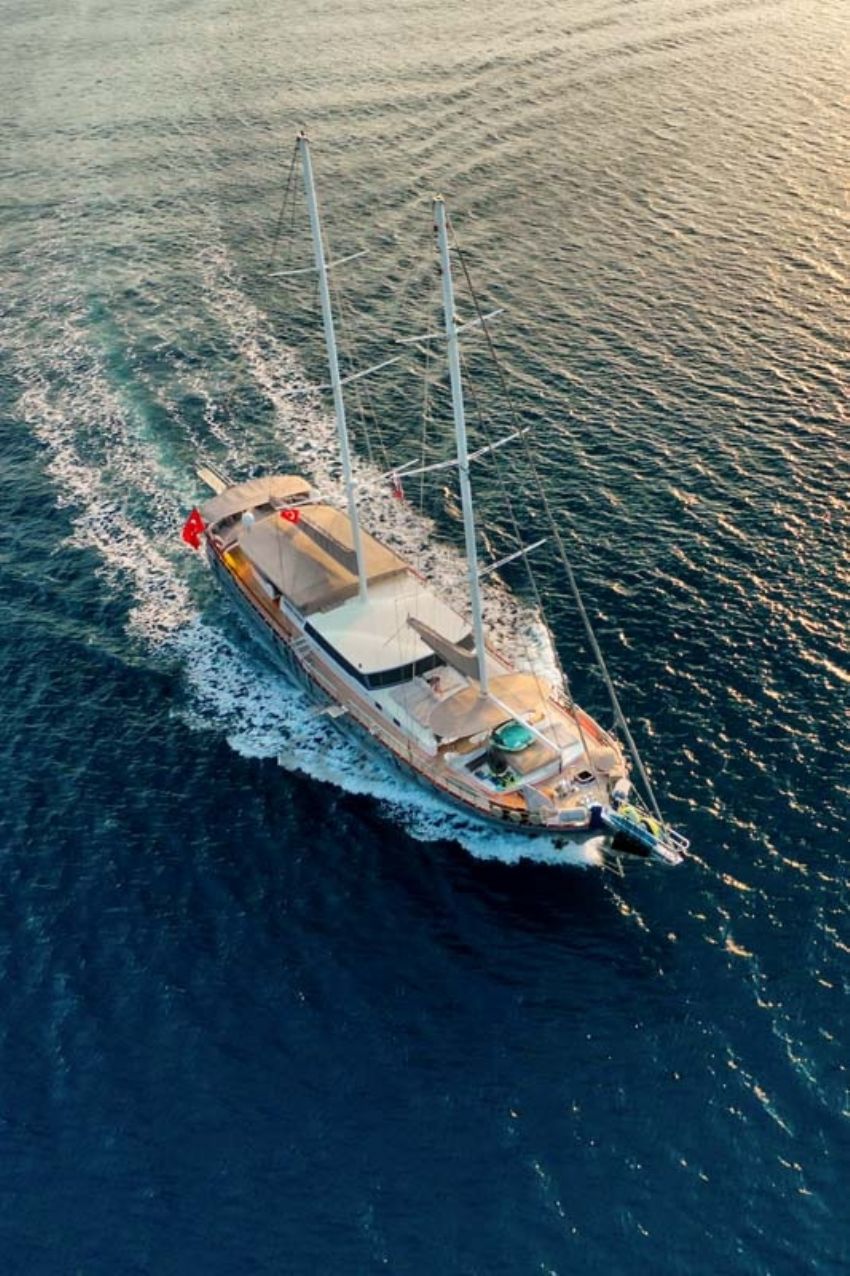 Nevra Queen Yacht, Aft Port Side.