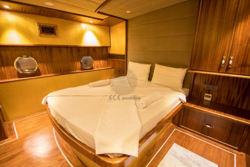 Nevra Queen Yacht, Double Cabin.