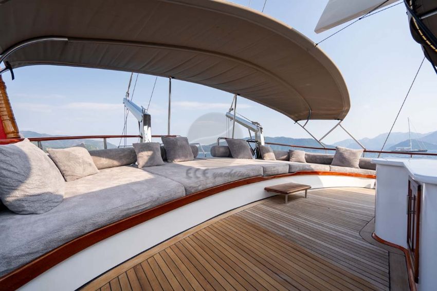 Nevra Queen Yacht, Sleep Under The Stars.