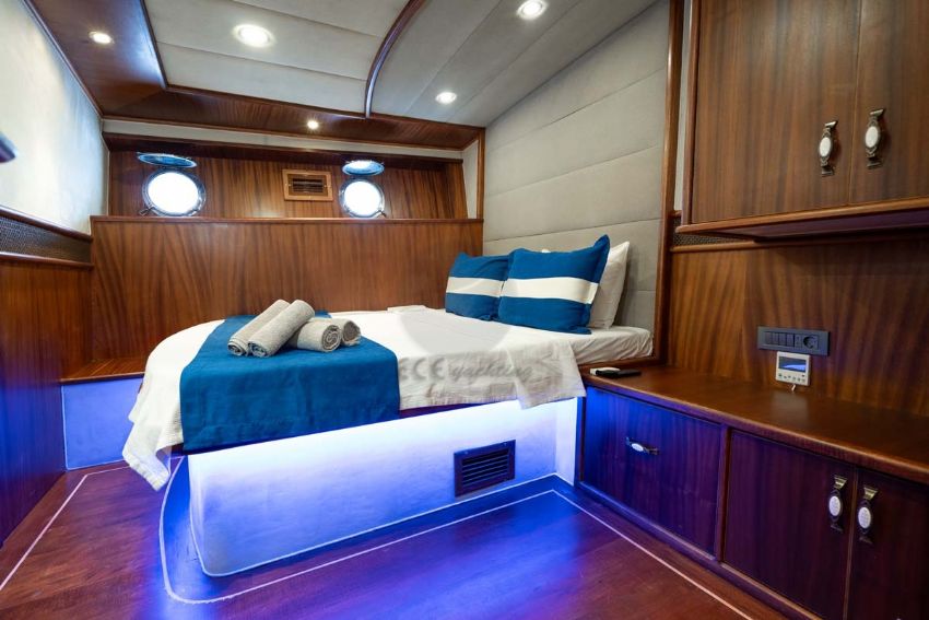 Nevra Queen Yacht, Double Cabin.