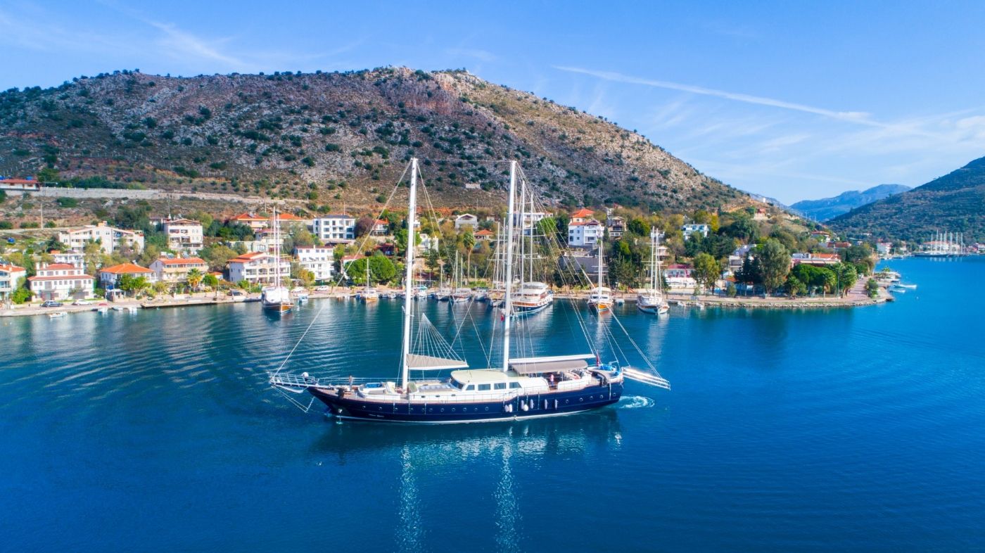 Nevra Queen Yacht, Sailing İn Marmaris.