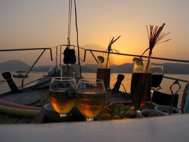 Nirvana S Yacht, Sunset Drinks.