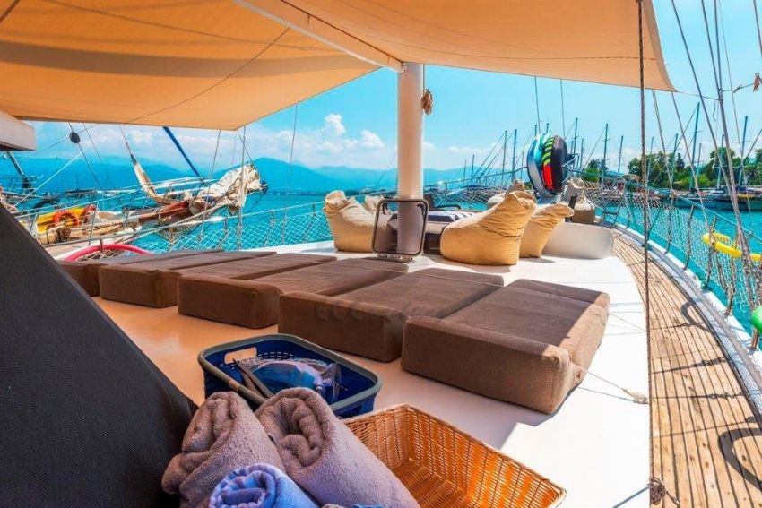 nomade_gulet_frontdeck