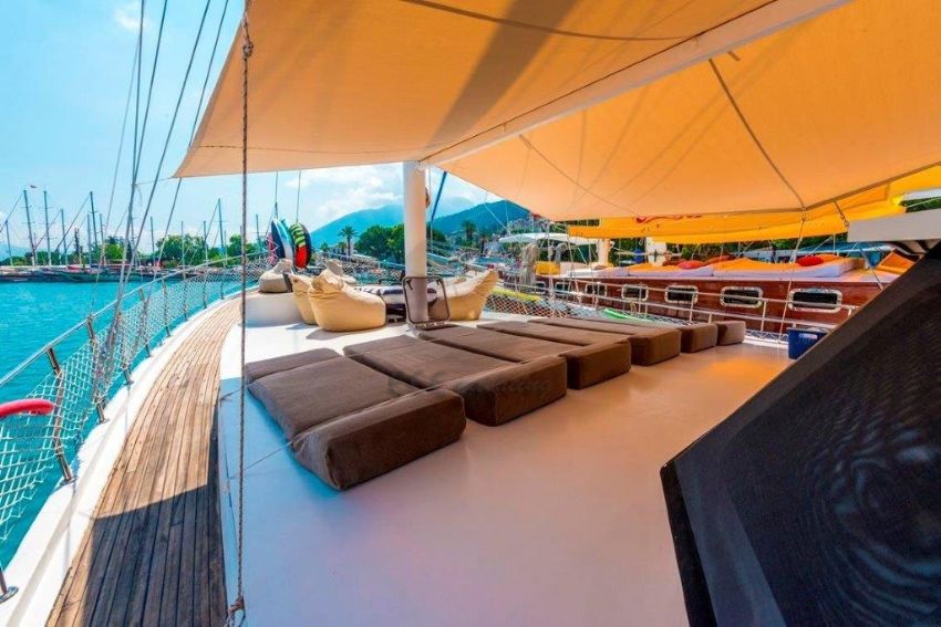nomade_gulet_sunbeds