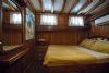 North Wind Yacht, En Suite With Shower Cubicle.