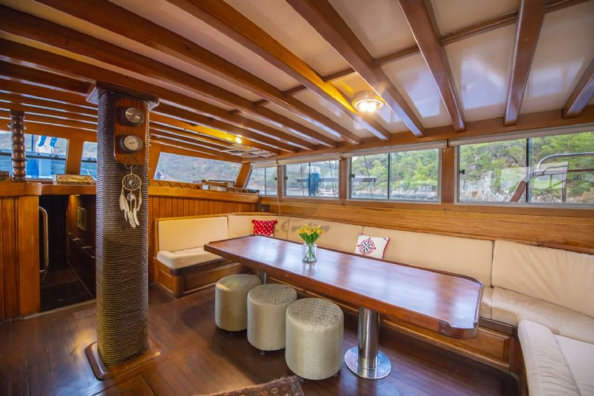 North Wind Yacht, Triple Cabin.