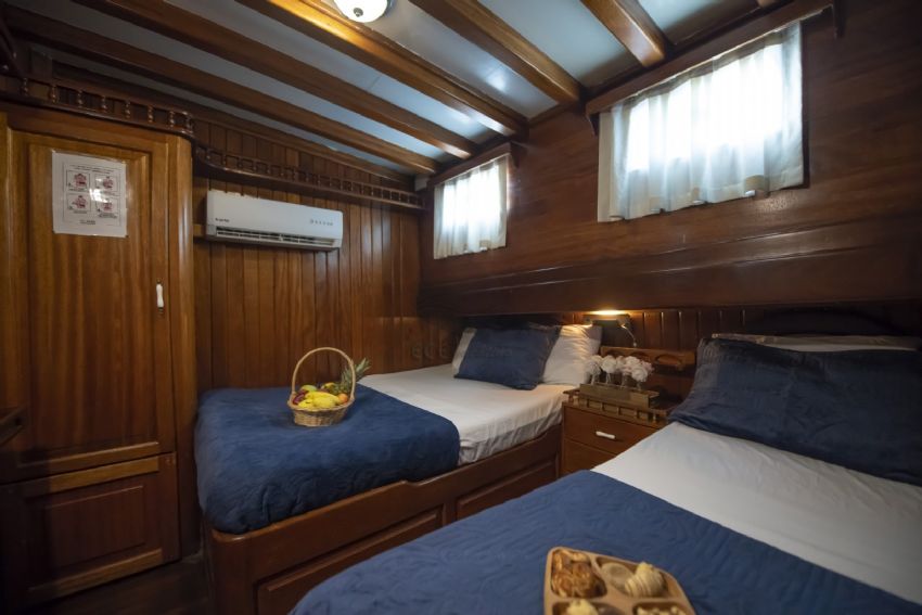 North Wind Yacht, Blue Cruise Dreams.