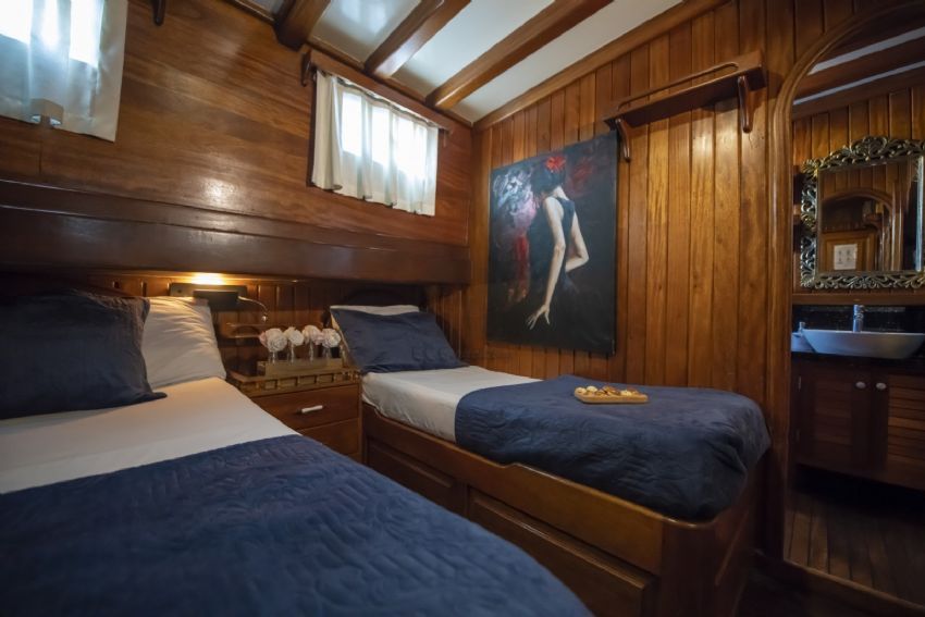 North Wind Yacht, En Suite.