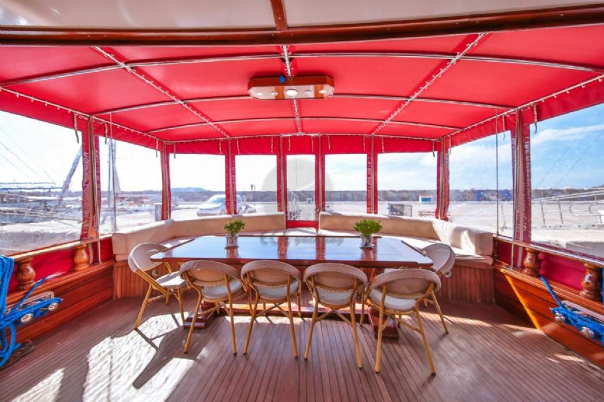 nos gulet arka güverte